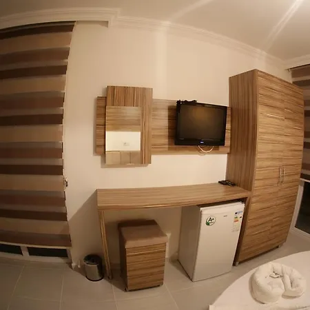 Hotel Araucaria 2*
