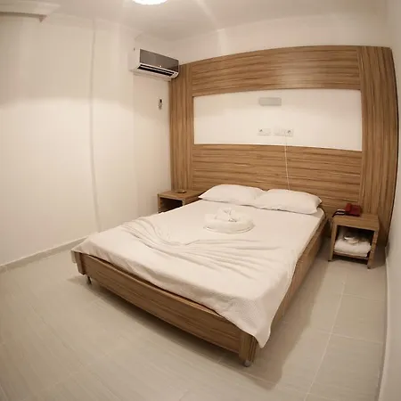 Hotel Araucaria Pension 2*